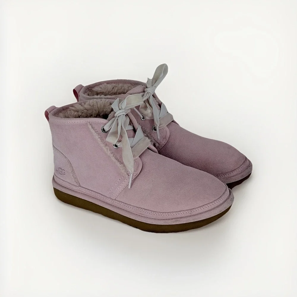 UGG Neumel II Spill Seam Boots Girls Size 5 Light Pink Suede